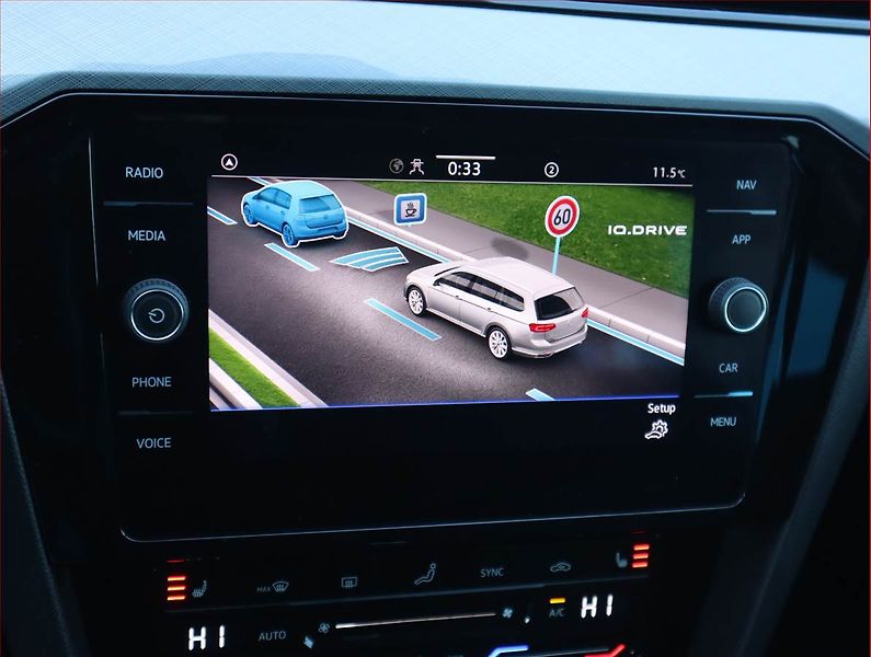 Volkswagen Passat (2021) 2.0 TDI, Automat, Navi - fotka 21 z 21