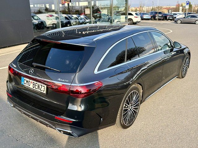 Mercedes-Benz Třídy E (2025) 300 de 4MATIC kombi s EQ - fotka 5 z 46