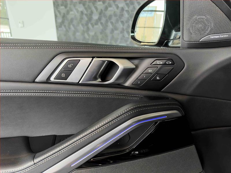 BMW X6 (2024) xDrive30d - fotka 13 z 20