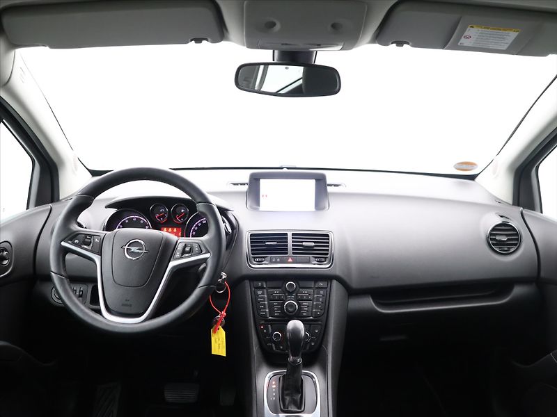 Opel Meriva 1,4 16V 88kW Automat Edice 150 - fotka 25 z 32