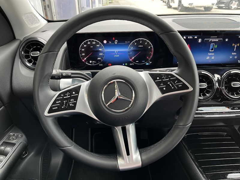 Mercedes-Benz GLB 220 4MATIC Style - fotka 11 z 21
