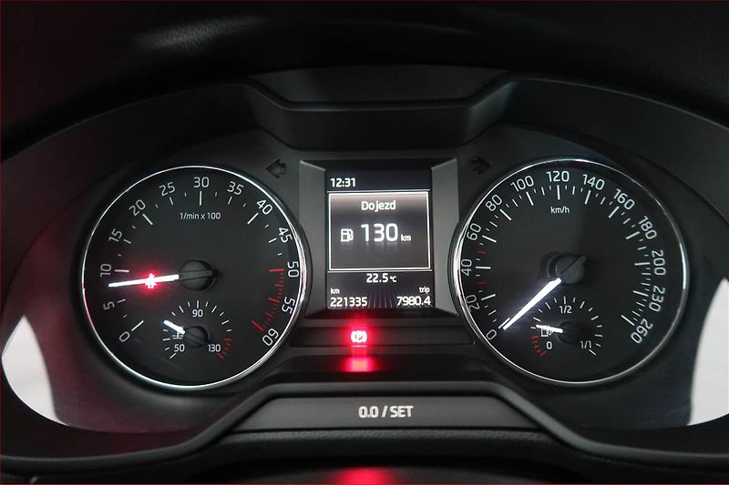 Škoda Octavia (2015) Elegance 1.6 TDI, Tempomat - fotka 11 z 17
