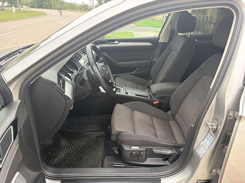Volkswagen Passat 2.0TDI 110KW MANUAL MATRIX - fotka 11 z 62