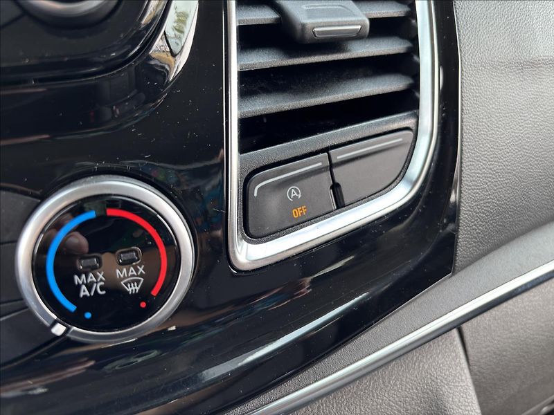 Ford Tourneo Custom 2,0 EcoBlue 125Wk Titanium L1 - fotka 32 z 37
