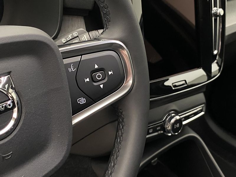 Volvo XC40 (2026) B3 AUT DARK ULTRA - fotka 26 z 66