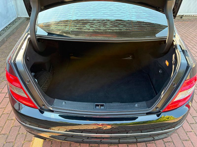 Mercedes-Benz Třídy C 220 CDi Aut. Elegance, ČR, Com - fotka 9 z 22