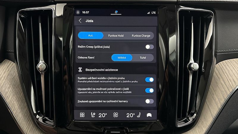 Volvo XC60 2.0 T6 AUT AWD Recharge Inscri - fotka 27 z 33