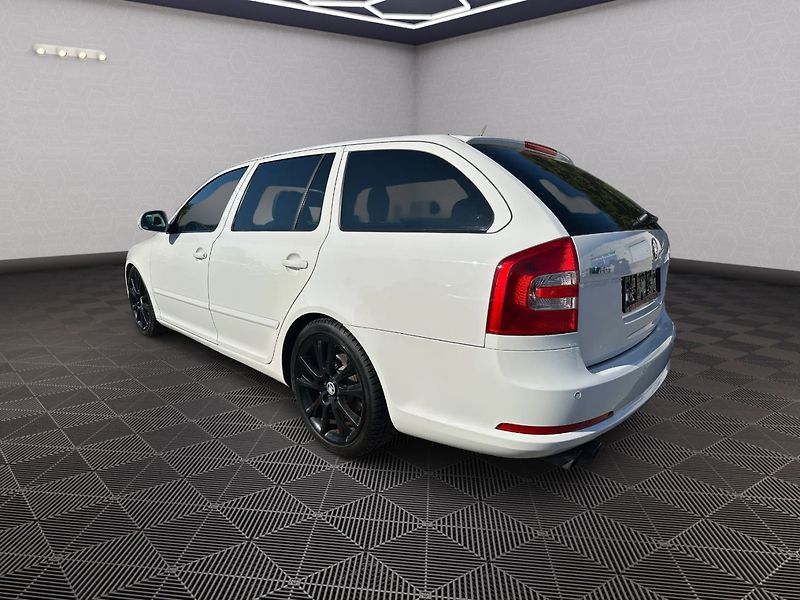 Škoda Octavia (2009) RS 2,0 TSI 147KW - fotka 5 z 39