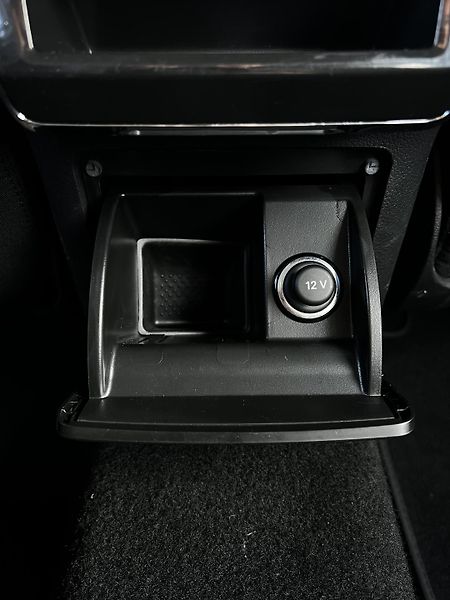 Škoda Superb 1.5TSI DSG Business 1.Maj DPH - fotka 22 z 25