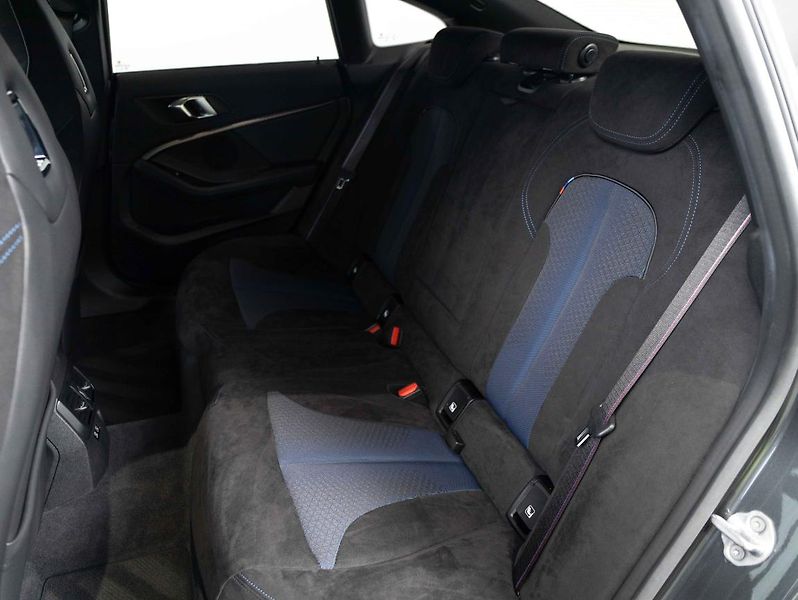 BMW Řada 2 M235i xDrive Gran Coupé - fotka 22 z 22