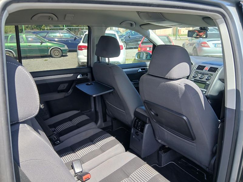 Volkswagen Touran 1.9 TDI, United, 6 rychl. - fotka 30 z 34