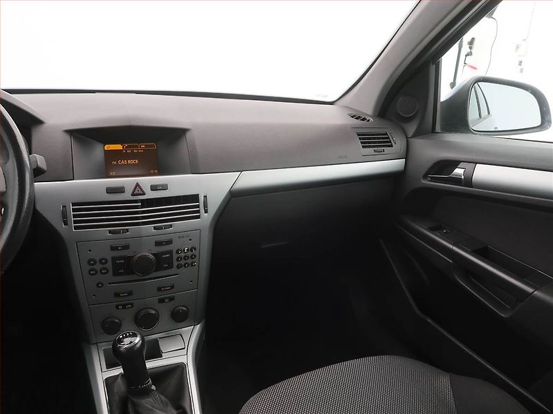 Opel Astra (2010) 1.7 CDTI, jezdí výborně - fotka 8 z 14