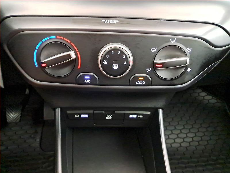 Hyundai Bayon (2023) 1.0 T-GDI, Serv.kniha - fotka 13 z 17