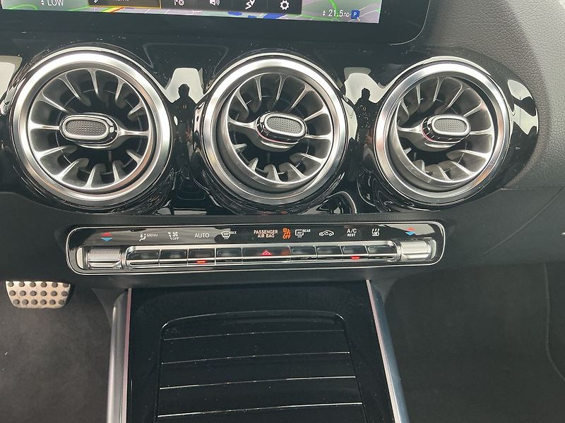 Mercedes-Benz GLA 250 e AMG s PLUG-IN HYBRIDNÍ T - fotka 14 z 25