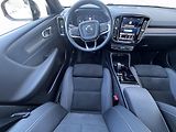 Volvo XC40 B4 FWD ULTRA DARK // 1. maj. - náhled 24
