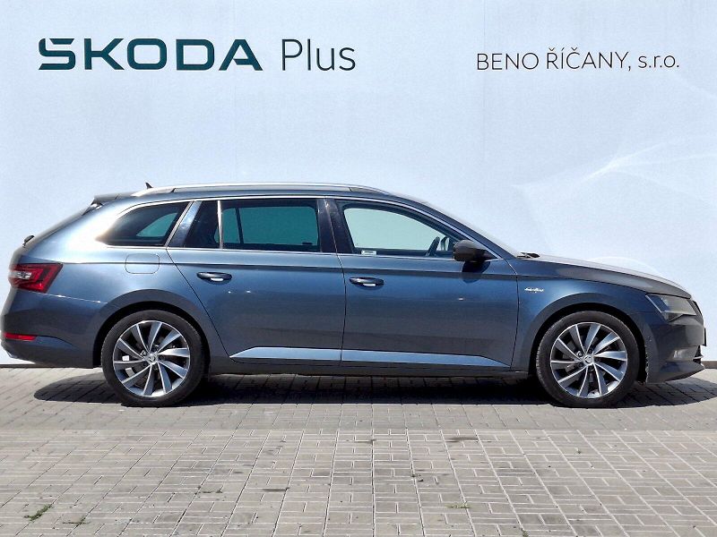 Škoda Superb (2019) Combi L&K DSG 4x4 2,0TDi 140kW - fotka 12 z 35