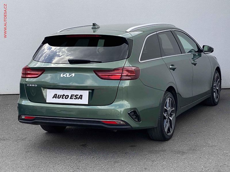 Kia Ceed (2023) 1.5 T-GDi SW, 1.maj,ČR, TOP - fotka 4 z 17
