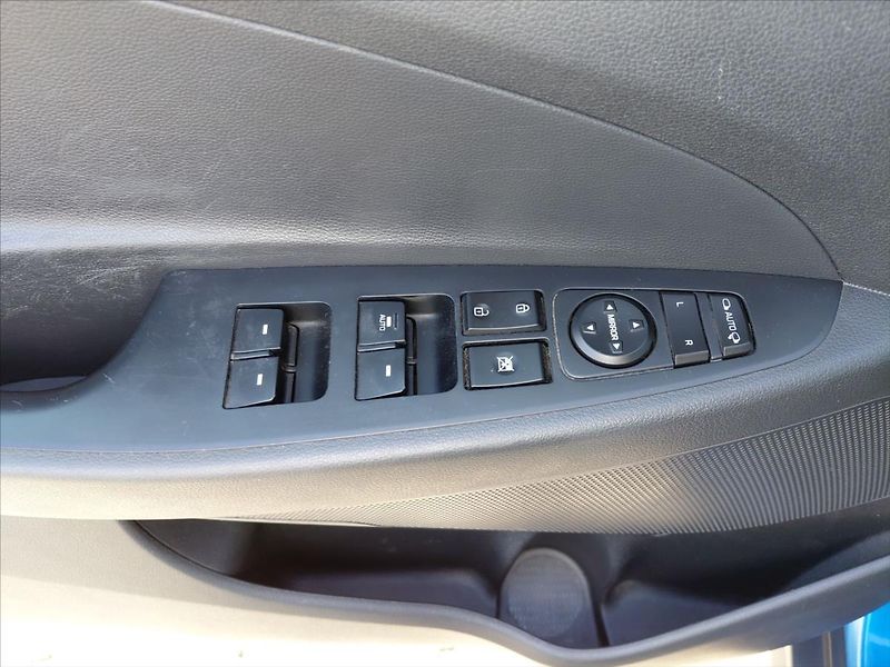 Hyundai Tucson 1,6   1.6T-GDI Trikolor GO - fotka 14 z 24