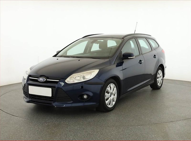 Ford Focus (2013) 1.6 TDCi, po STK, Tažné - fotka 2 z 15