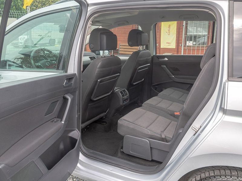 Volkswagen Touran (2019) 2.0TDI 110KW – Cebia 5*! - fotka 39 z 53