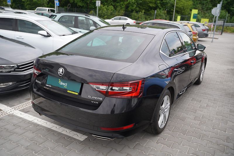 Škoda Superb - fotka 3 z 6