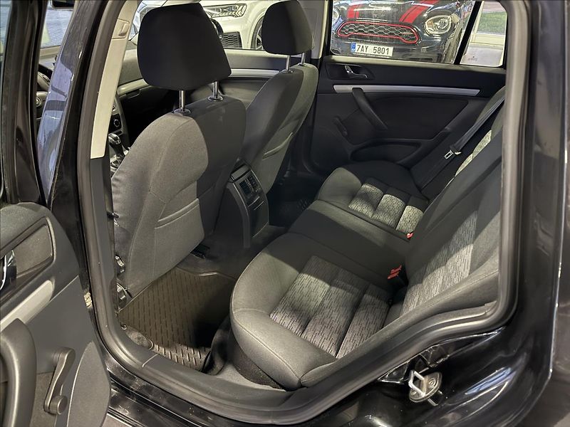 Škoda Octavia 1,6   ČR, SERVISNÍ KNÍŽKA - fotka 14 z 17