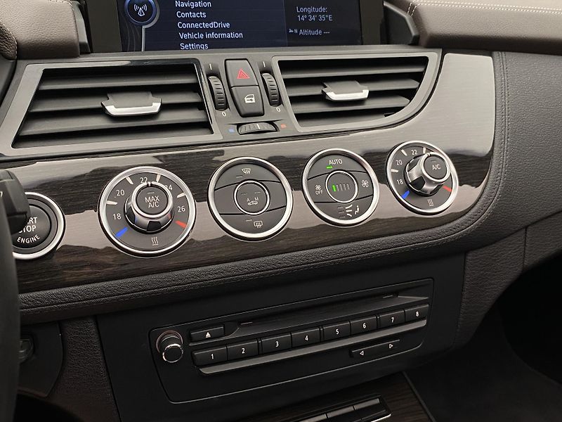 BMW Z4 sDrive 35i N54 AUT CZ 1. maj - fotka 27 z 56