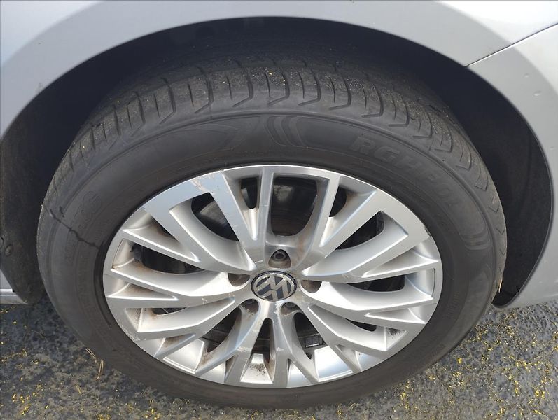 Volkswagen Touran 1,4 TSi 103KW - fotka 15 z 16