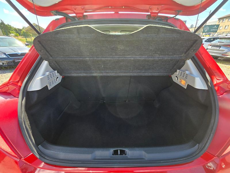 Peugeot 207 (2009) 1.4 i VT klima nová STK - fotka 17 z 23