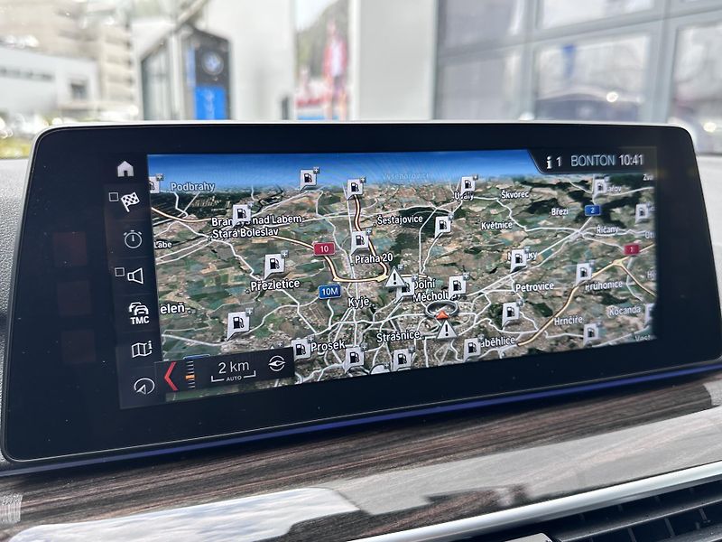 BMW Řada 5 540d xDrive M-Sport - fotka 14 z 29