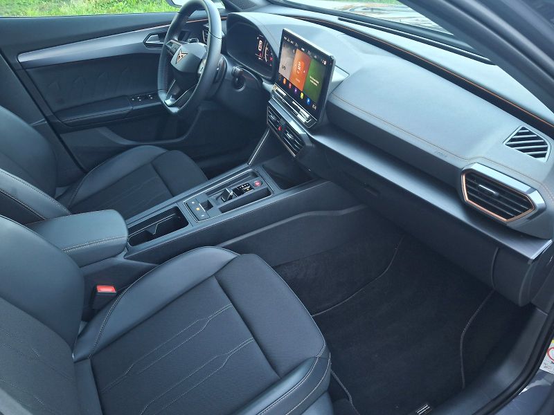 Cupra Formentor (2024) DSG 1,5TSi 110kW - fotka 13 z 35