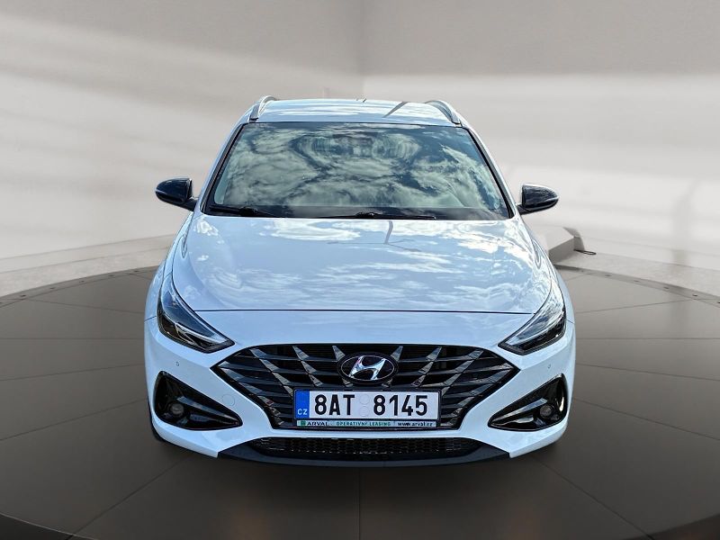 Hyundai i30 (2021) STYLE 1.5T-GDI HYBDID 118kW CZ - fotka 2 z 11