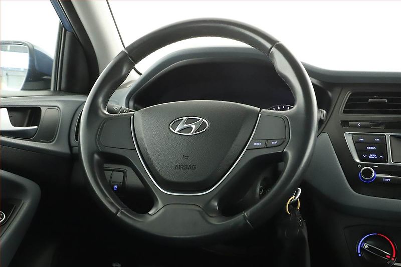 Hyundai i20 (2017) 1.2 - fotka 11 z 12