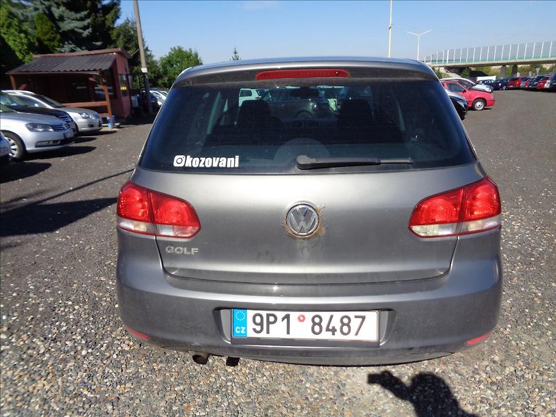 Volkswagen Golf 1,2 tsi - fotka 4 z 17