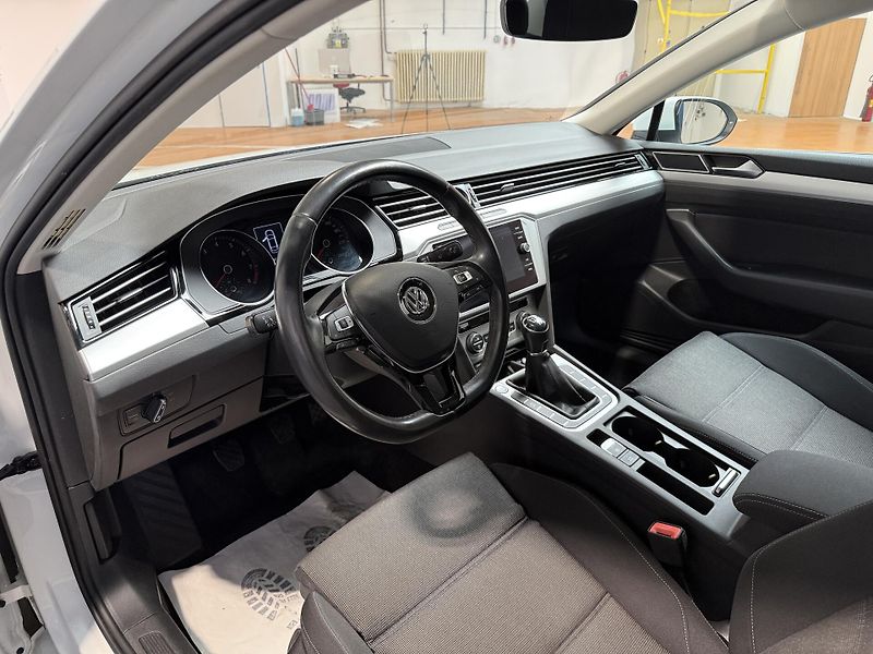 Volkswagen Passat 1.4 TSI BMT Comfortline - fotka 5 z 13