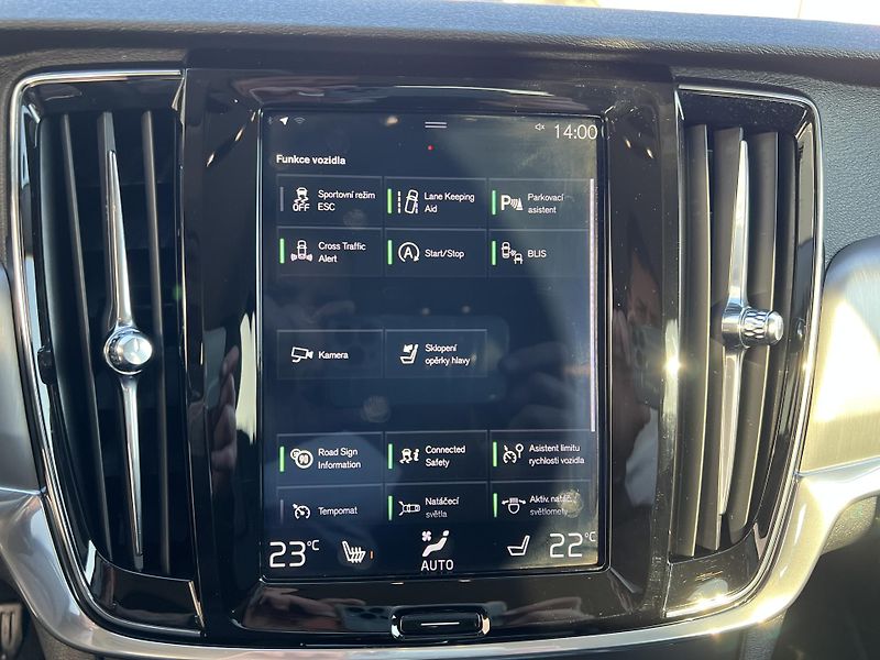 Volvo V90 (2019) 2.0d*173Kw*CrossCountry*4x4*AT - fotka 23 z 43
