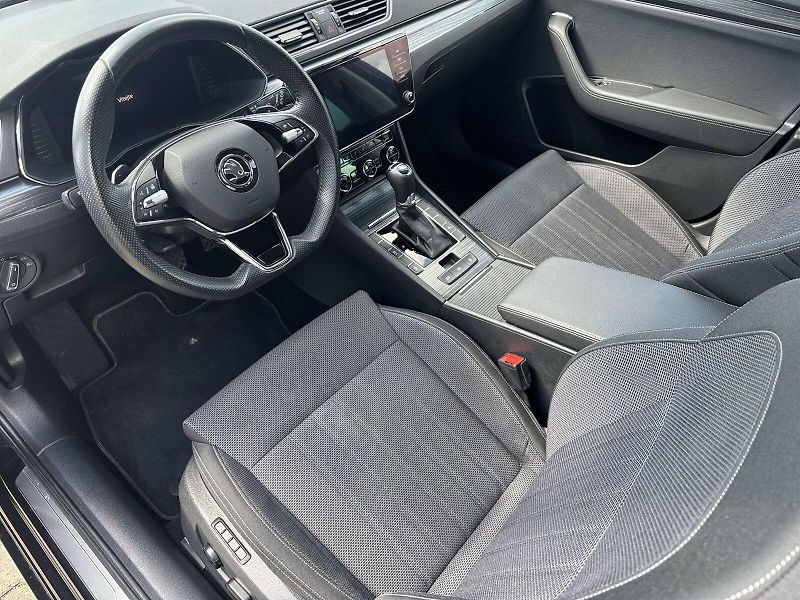 Škoda Superb (2022) Combi 2.0 TDI DSG Style - fotka 7 z 34