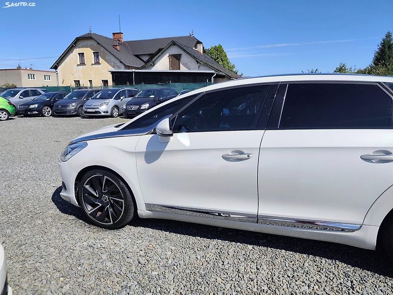 Citroën DS5 (2012) - fotka 2 z 34