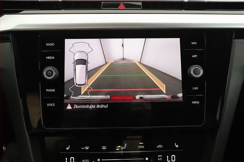 Volkswagen Arteon (2023) 2.0 TSI - fotka 16 z 20