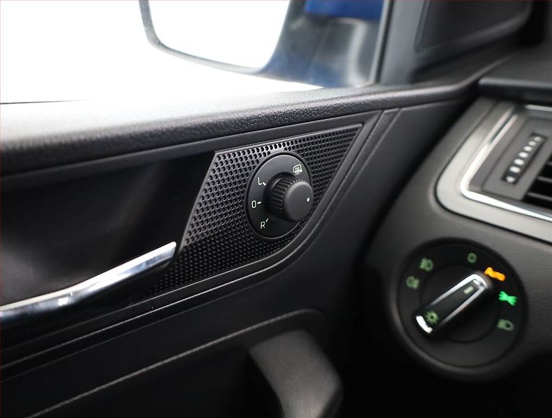 Škoda Rapid (2017) Style 1.0 TSI, ČR,1.maj - fotka 15 z 17