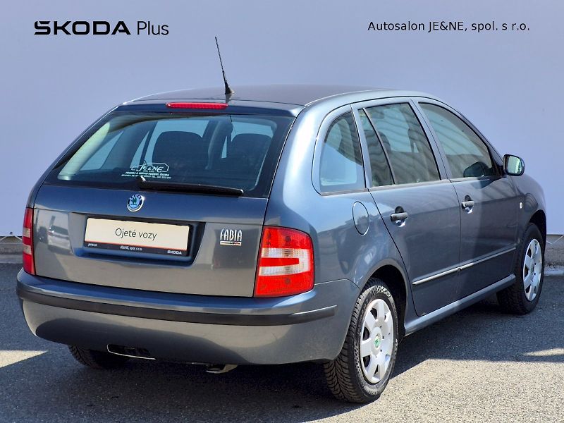 Škoda Fabia (2006) Ambiente 1.2 HTP 47kW Combi - fotka 2 z 22