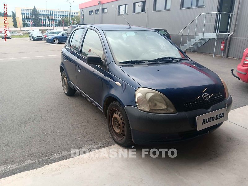 Toyota Yaris (2003) 1.0VVTi - fotka 1 z 3