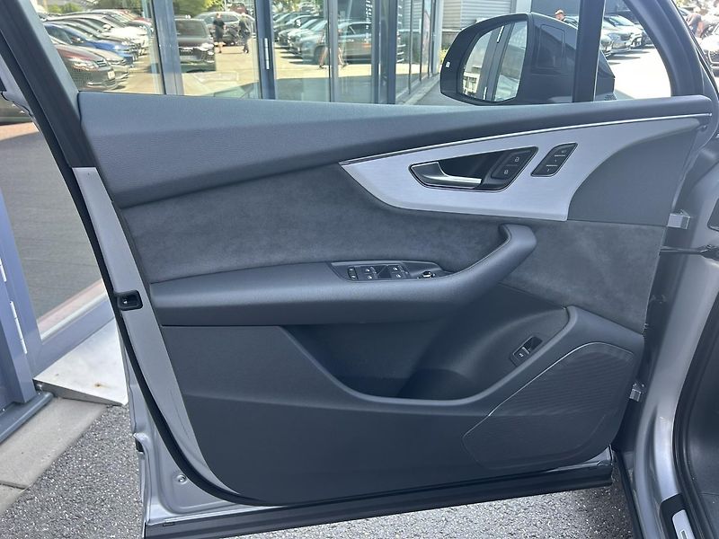 Audi SQ7 TDI 320 KW QUATTRO - fotka 13 z 24