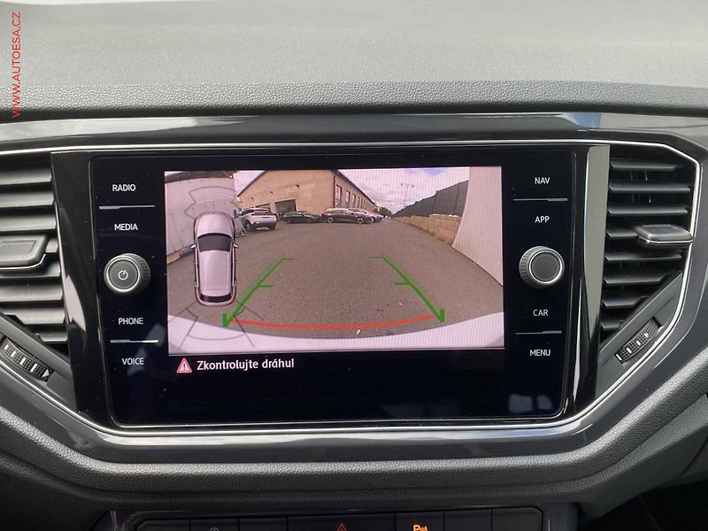 Volkswagen T-Roc (2020) 1.5 TSi, Highline, DSG, LED - fotka 17 z 18