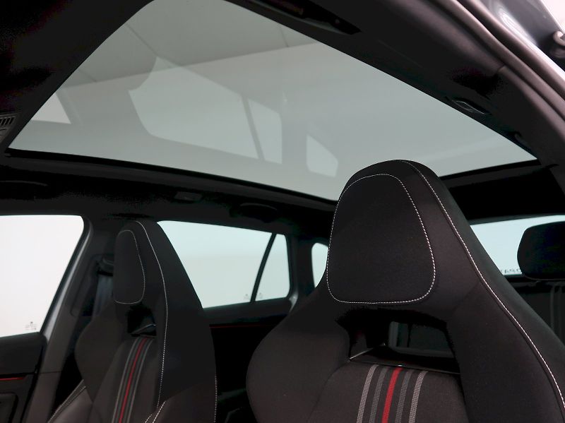 Škoda Scala (2026) MONTE CARLO 1.0TSI 85KW DSG PA - fotka 12 z 40