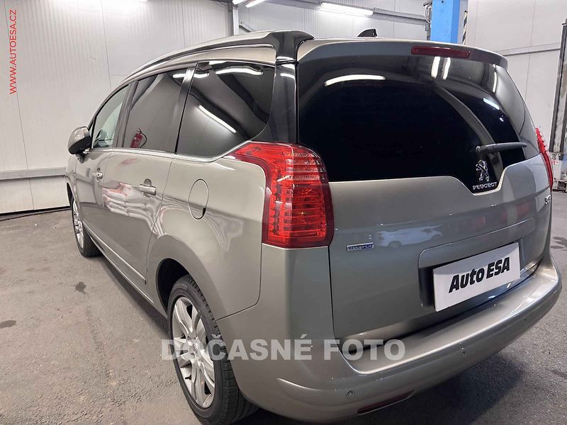 Peugeot 5008 (2016) 2.0HDi, ČR, navi, headUP - fotka 2 z 3