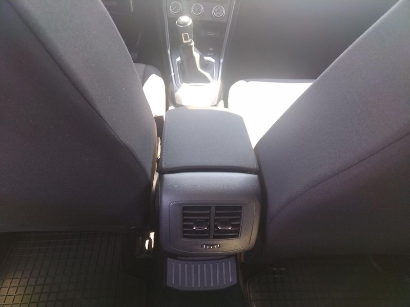 Volkswagen T-Roc 1.0 TSi STYLE - fotka 22 z 28