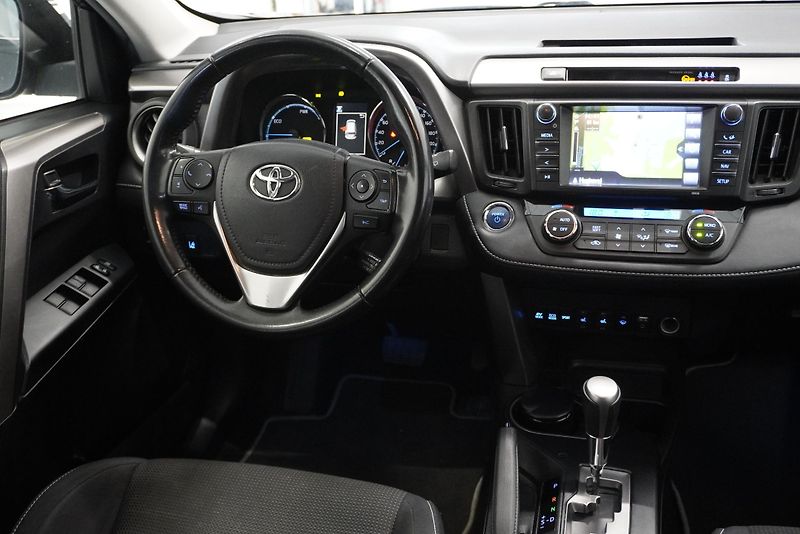Toyota RAV4 2,5 HYBRID H3 4X2 AUT. - fotka 15 z 28