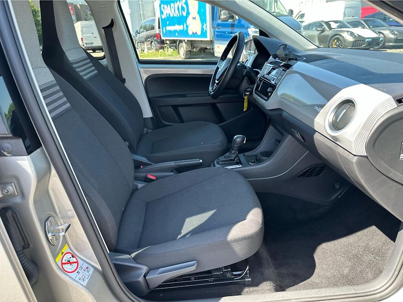 Volkswagen e-up! Move Up! 61 kW SoH: 93,3% - fotka 15 z 23