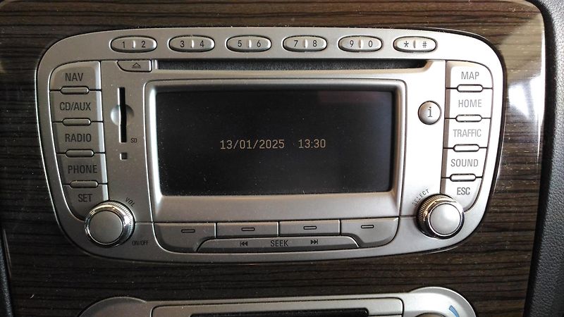 Ford Focus (2008) 1,6TDCI,80KW,XEN,ALU,NAVI,KLIM - fotka 30 z 34